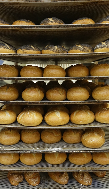 Detail aus einer Bäckerei mit 16 mm-Weitwinkel - ausgerichtet mit Lightroom 5. Ein Klick!