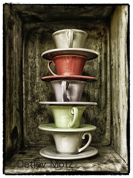 Die Auswahl an Kaffee-Döschen und Tee steigt und steigt...
